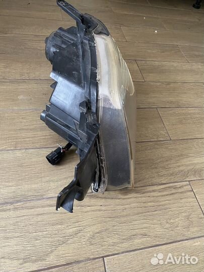 Фара на mitsubishi outlander 1