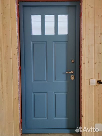 Дверь входная в дом, утепленная