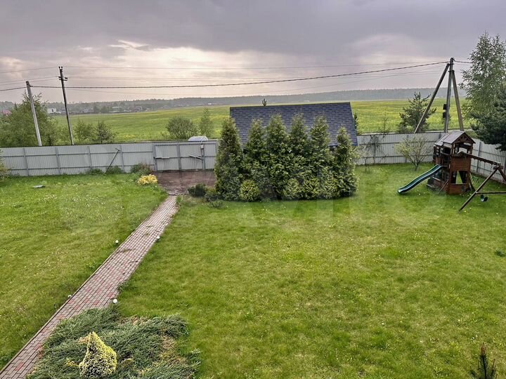 Коттедж 200 м² на участке 16 сот.