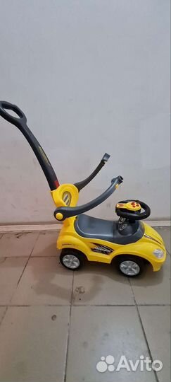 Детская машинка каталка с ручкой