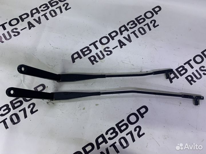 Поводок дворников Ford Focus 2