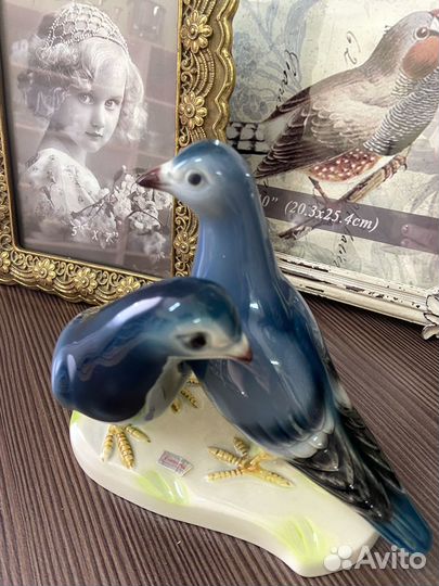 Фарфоровая статуэтка 