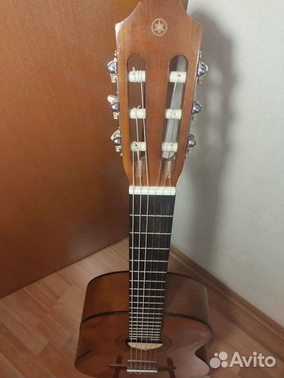 Классическая гитара yamaha c40