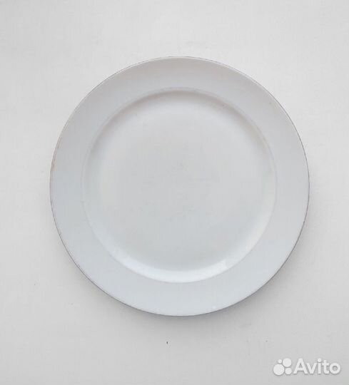 Тарелка из фарфора Thun Czechoslovakia