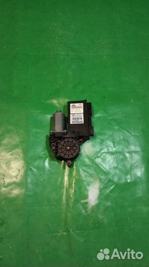 Мотор стеклоподъемника перед правого Audi A8