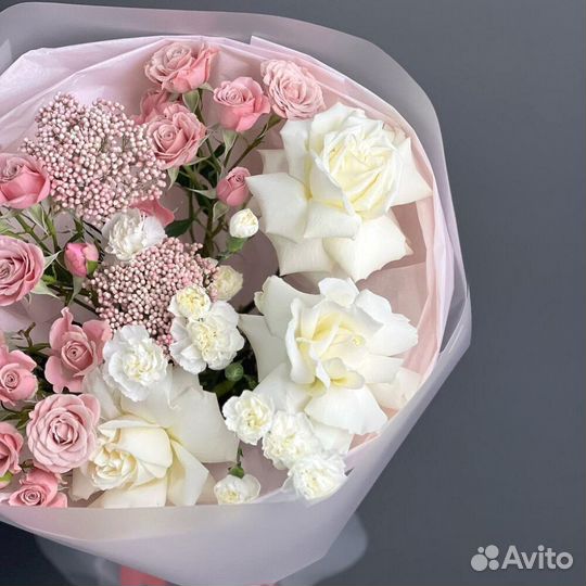 Авторский стильный букет с розами