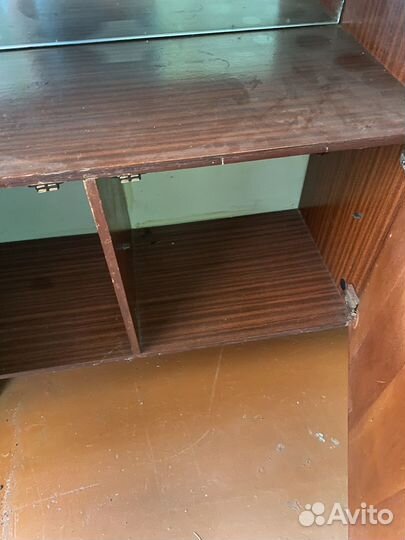 Шкаф сервант