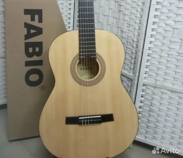 Классическая гитара Fabio FC06