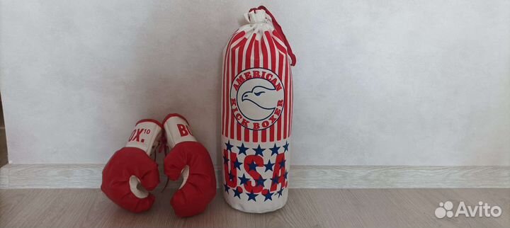 Боксерская груша с перчатками