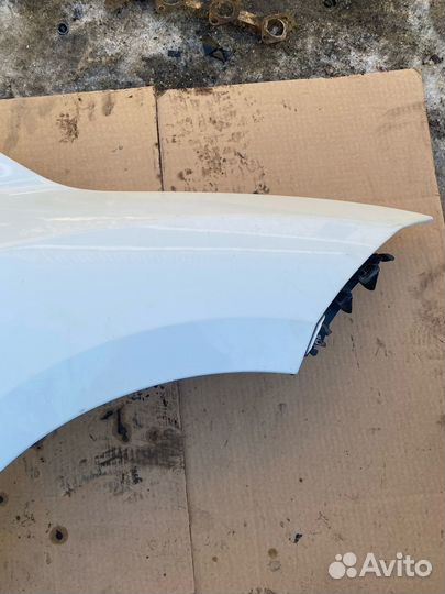 Крыло переднее правое Renault Megane 3