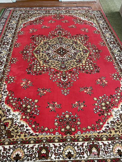 Ковер шерстяной новый