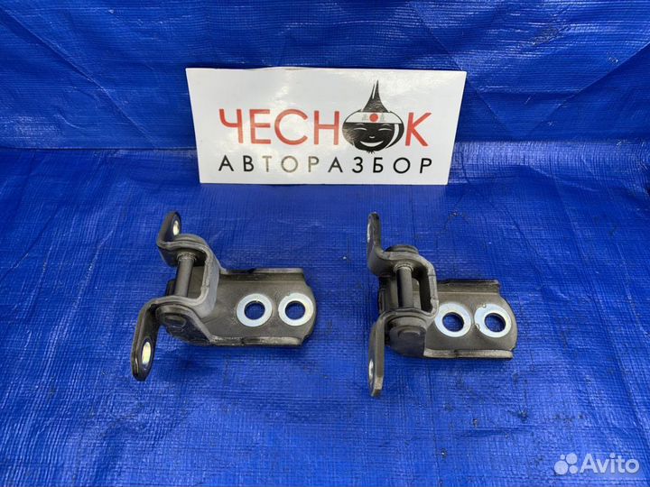 Петля передней задней двери Nissan X-Trail T31