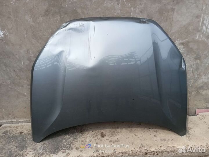 Капот на LADA vesta