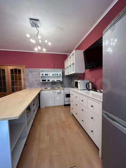 2-к. квартира, 54 м², 1/6 эт.