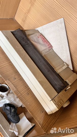 Старый принтер, монитор, клавиатура