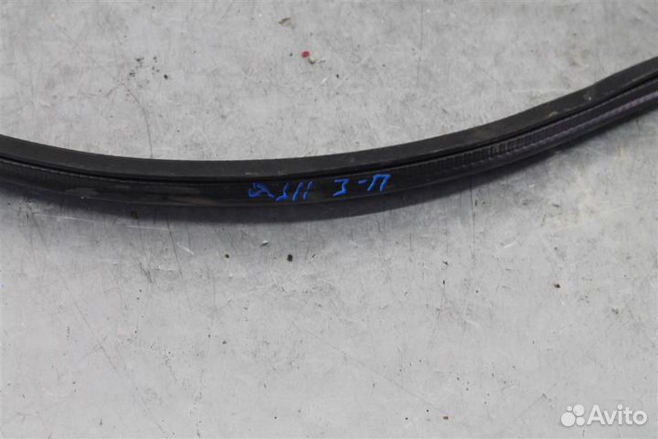 Уплотнитель стекла двери задней правой Nissan Qas