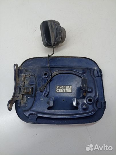 Лючок бензобака (Toyota Corolla)