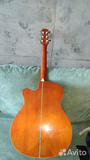 Продам акустическую гитару flight
