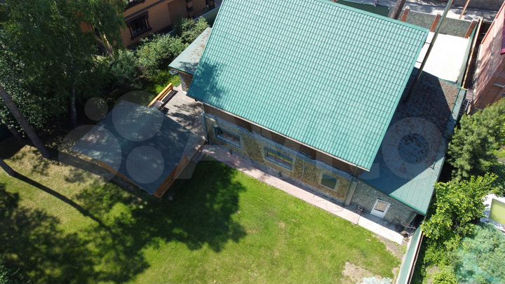 Дом 407 м² на участке 12 сот.