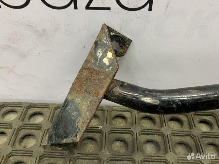 1747867 Кронштейн подножки левый