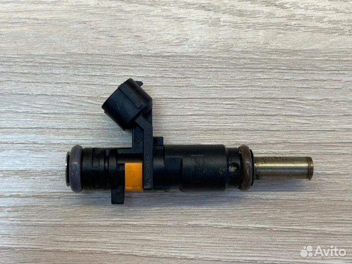 Форсунка топливная LADA X-Ray Cross