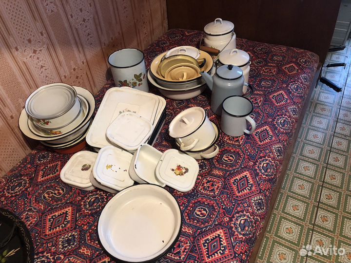 Набор эмалированной посуды