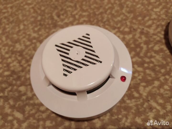 Пожарный извещатель, датчик дыма, пожарная сигнали