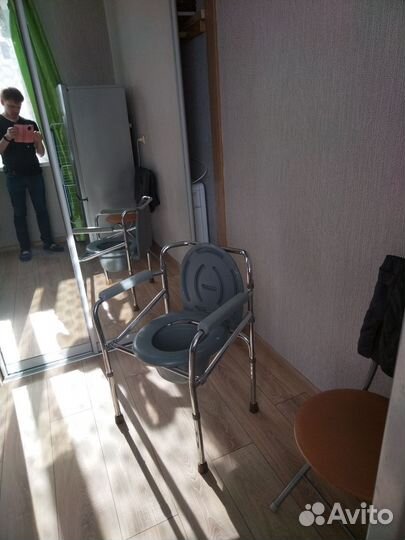 Санитарное кресло туалет