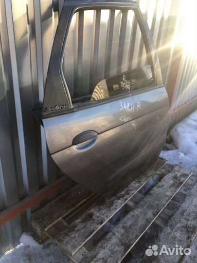 Дверь задняя правая Renault Scenic RX4