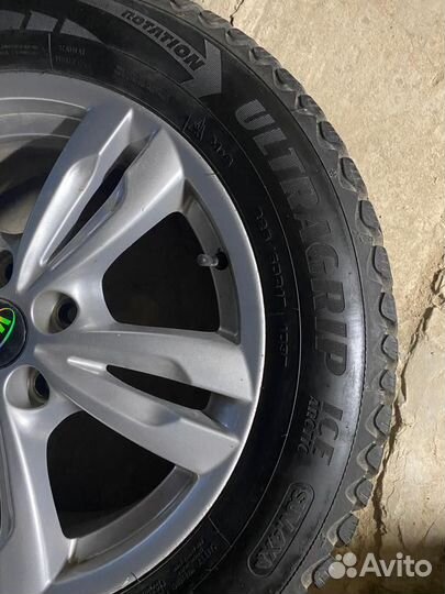 Goodyear UltraGrip Ice Arctic SUV 225/60 R17 103