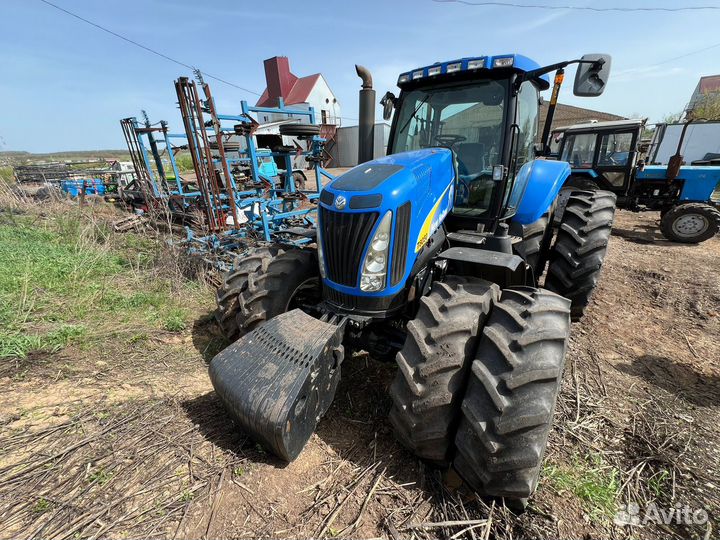 Трактор NewHoland T-8050