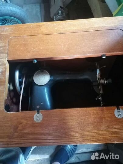 Швейная машина