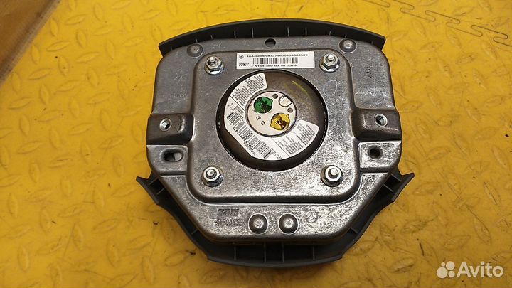 Подушка безопасности в рулевое колесо GL-Class X16