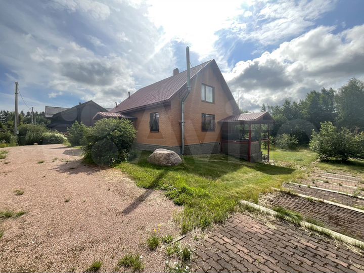 Дом 239 м² на участке 12 сот.