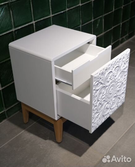 Тумба прикроватная