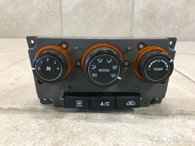 Блок управления климатической установкой Kia Caren