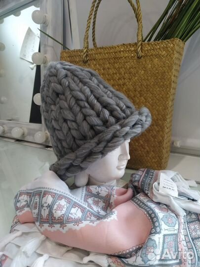 Шапка женская вязаная