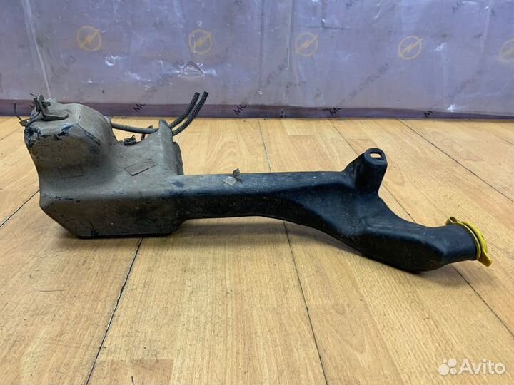 Бачок омывателя Opel Zafira B