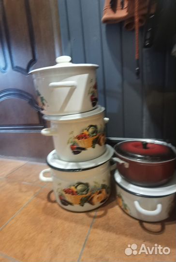 Кастрюля эмалированная