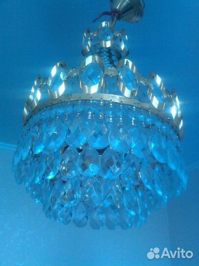 Люстра хрустальная в хорошем состоянии (Чехия)