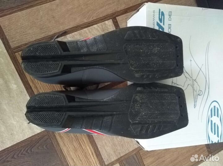 Лыжные ботинки