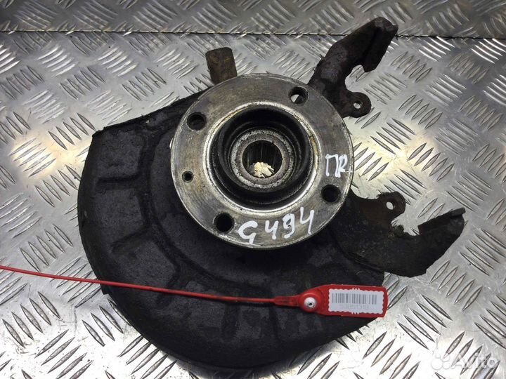 Кулак поворотный правый Volkswagen Golf ABD