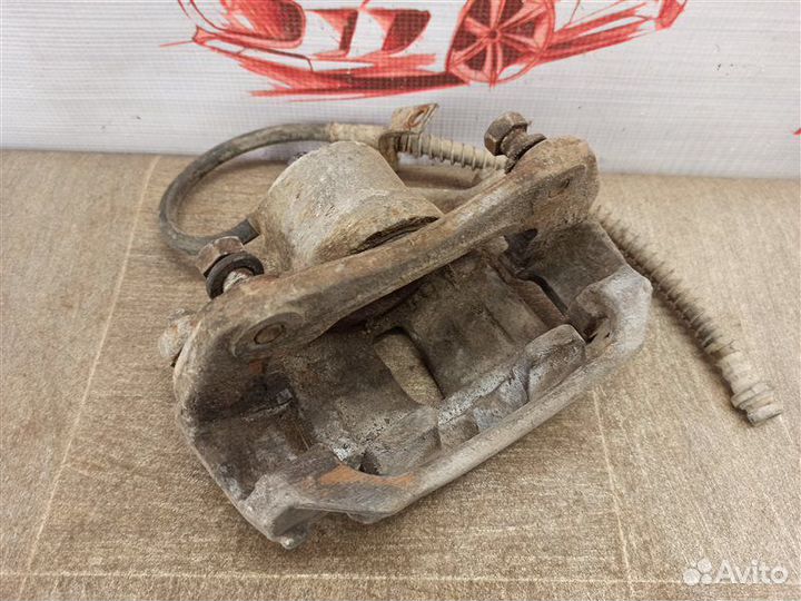 Тормозная система - суппорт передняя правая Kia