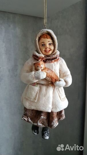 Ватная игрушка Девочка с кошкой