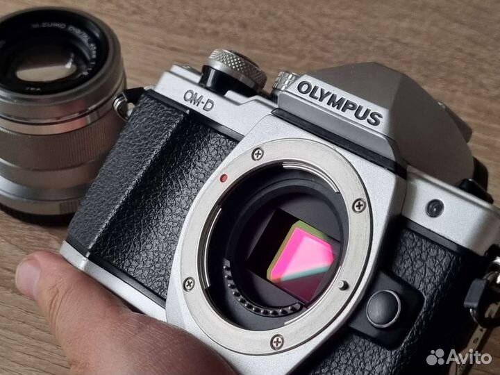 Olympus OM-D E-M10 Mark II