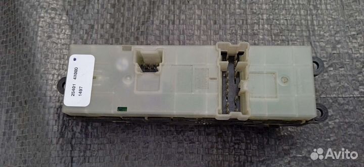 Блок стеклоподъемниками Nissan Pathfinder R51