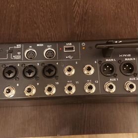 Микшерный пульт Behringer XR12