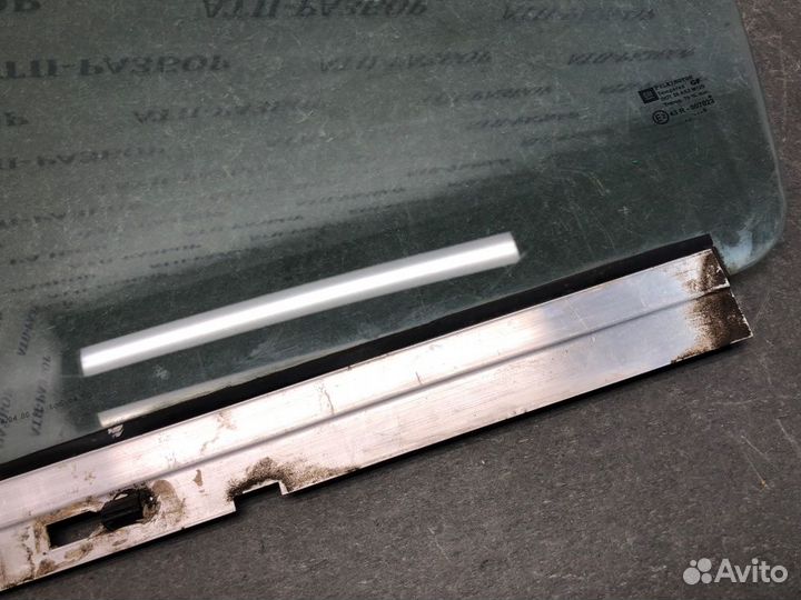 Стекло двери переднее левое Chevrolet Viva F69