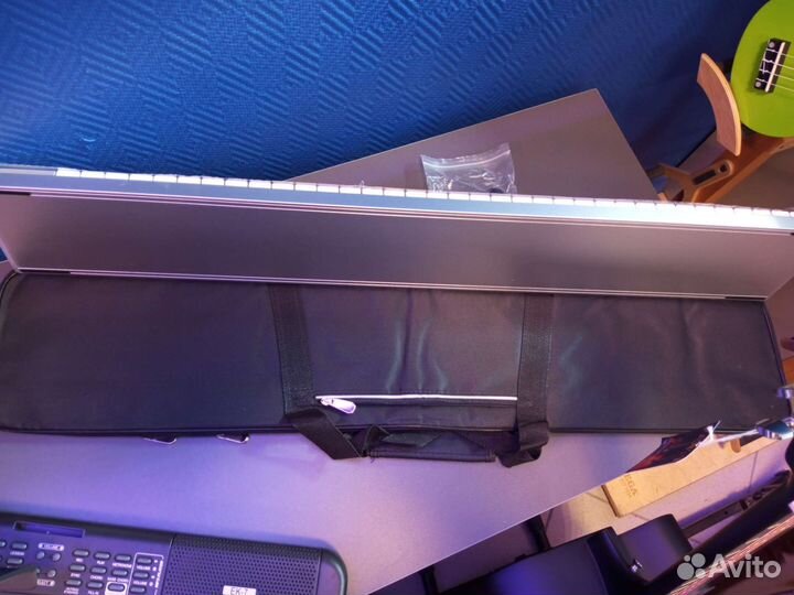 Синтезатор портативный с чехлом и педалью