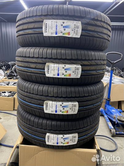 Nokian Tyres Hakka Blue 3 SUV 245/70 R16 111H
